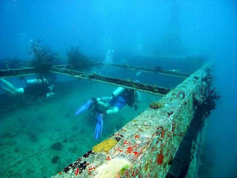 divers and wreck